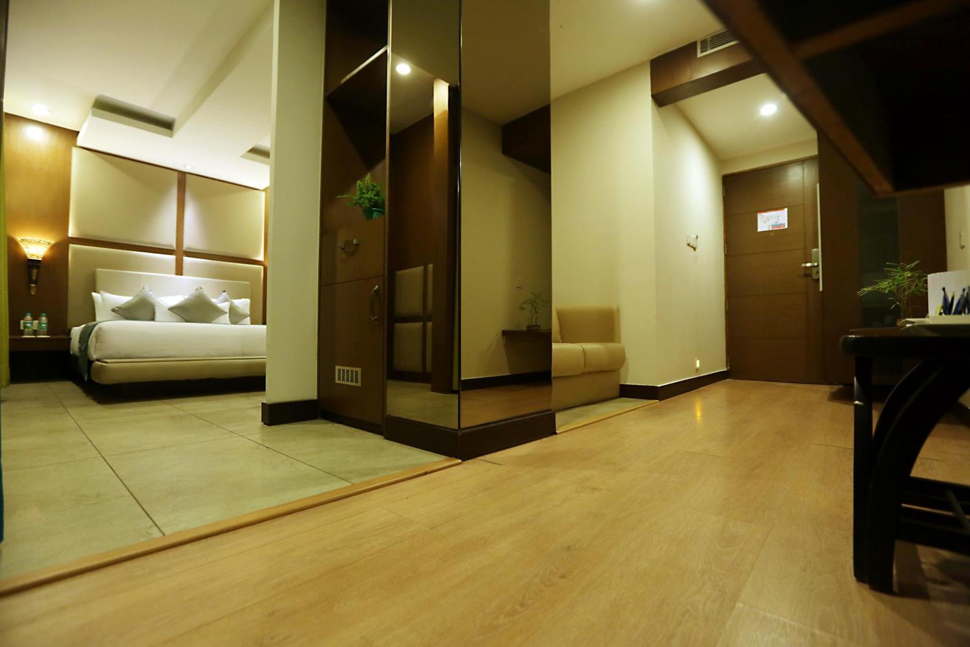 Hotel Prithvi Palace Igi Airport Delhi 新德里 外观 照片