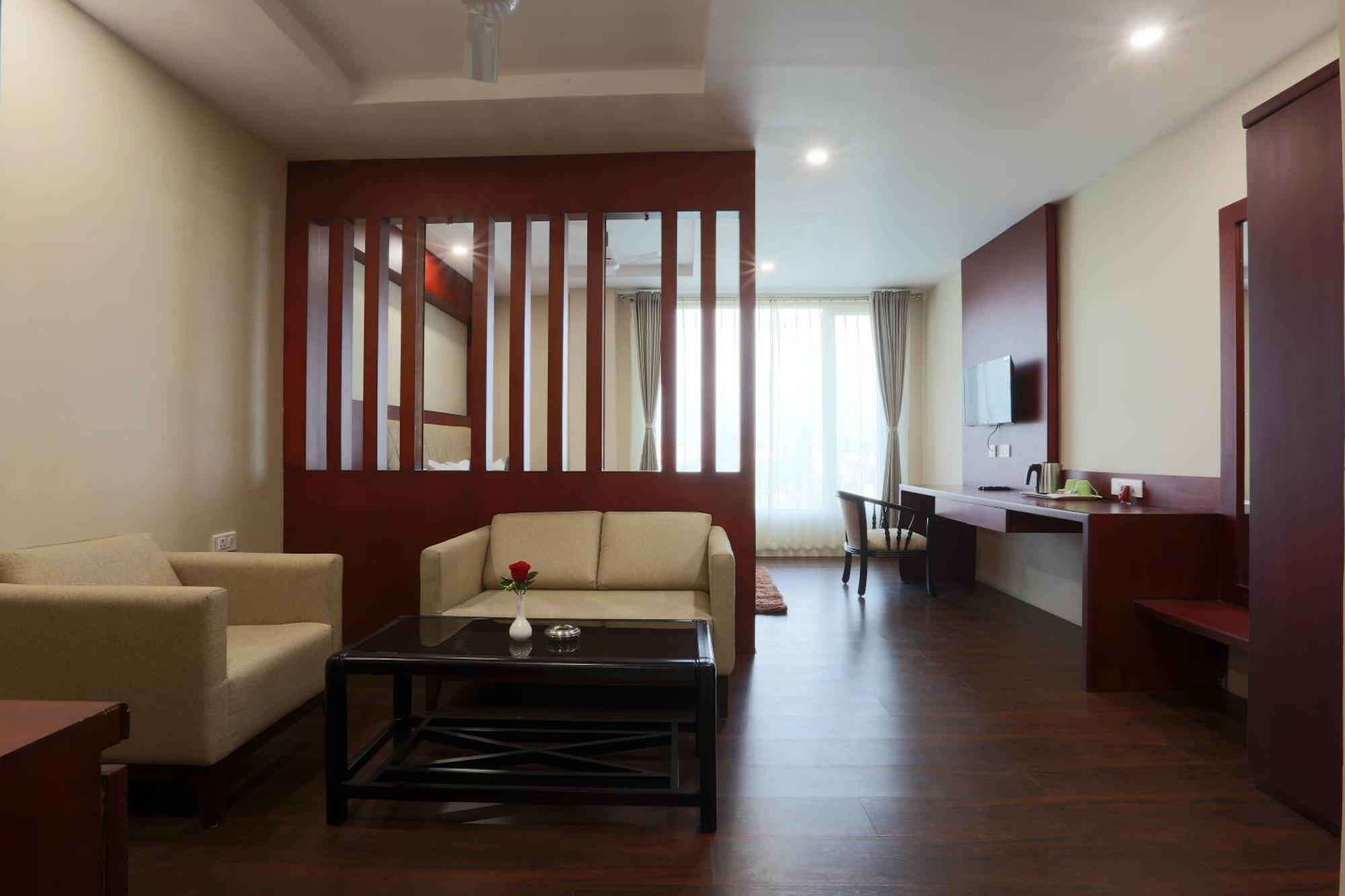 Hotel Prithvi Palace Igi Airport Delhi 新德里 外观 照片