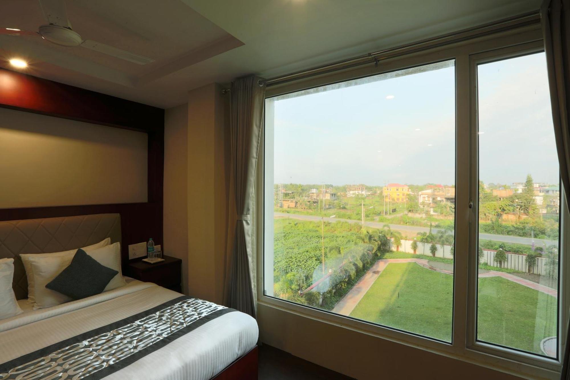 Hotel Prithvi Palace Igi Airport Delhi 新德里 外观 照片