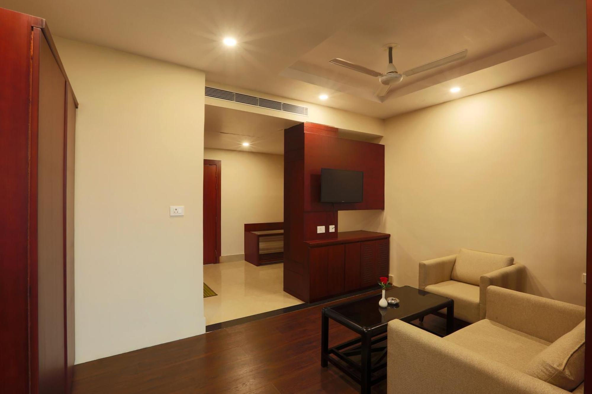 Hotel Prithvi Palace Igi Airport Delhi 新德里 外观 照片