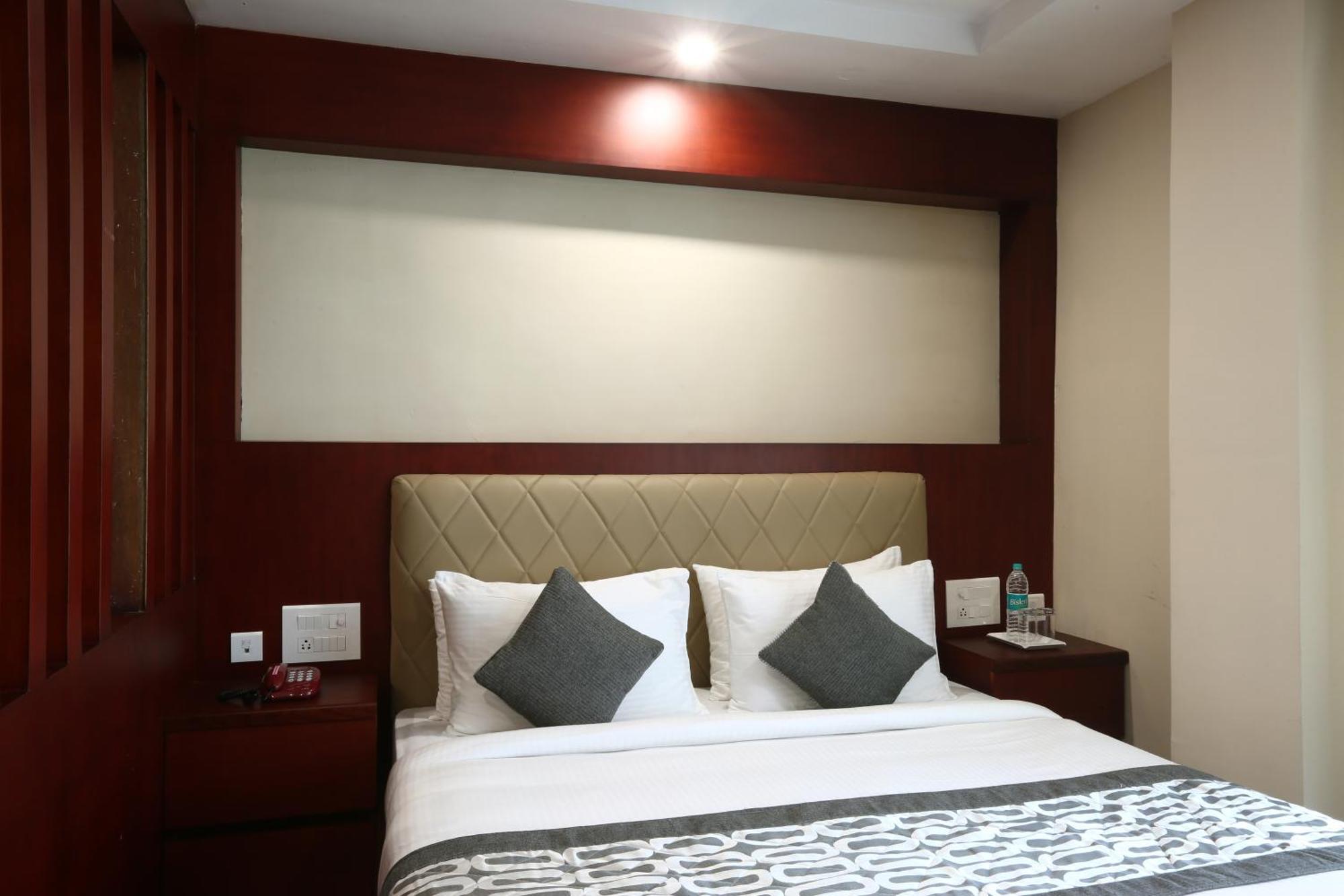 Hotel Prithvi Palace Igi Airport Delhi 新德里 外观 照片